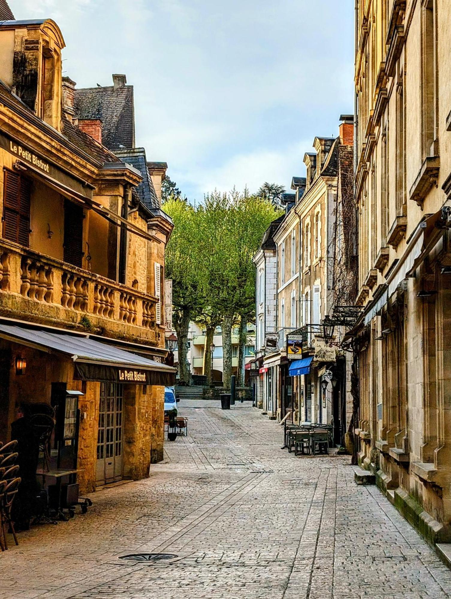 Centrally Located Sarlat Apartment With Medieval Town Views Buitenkant foto