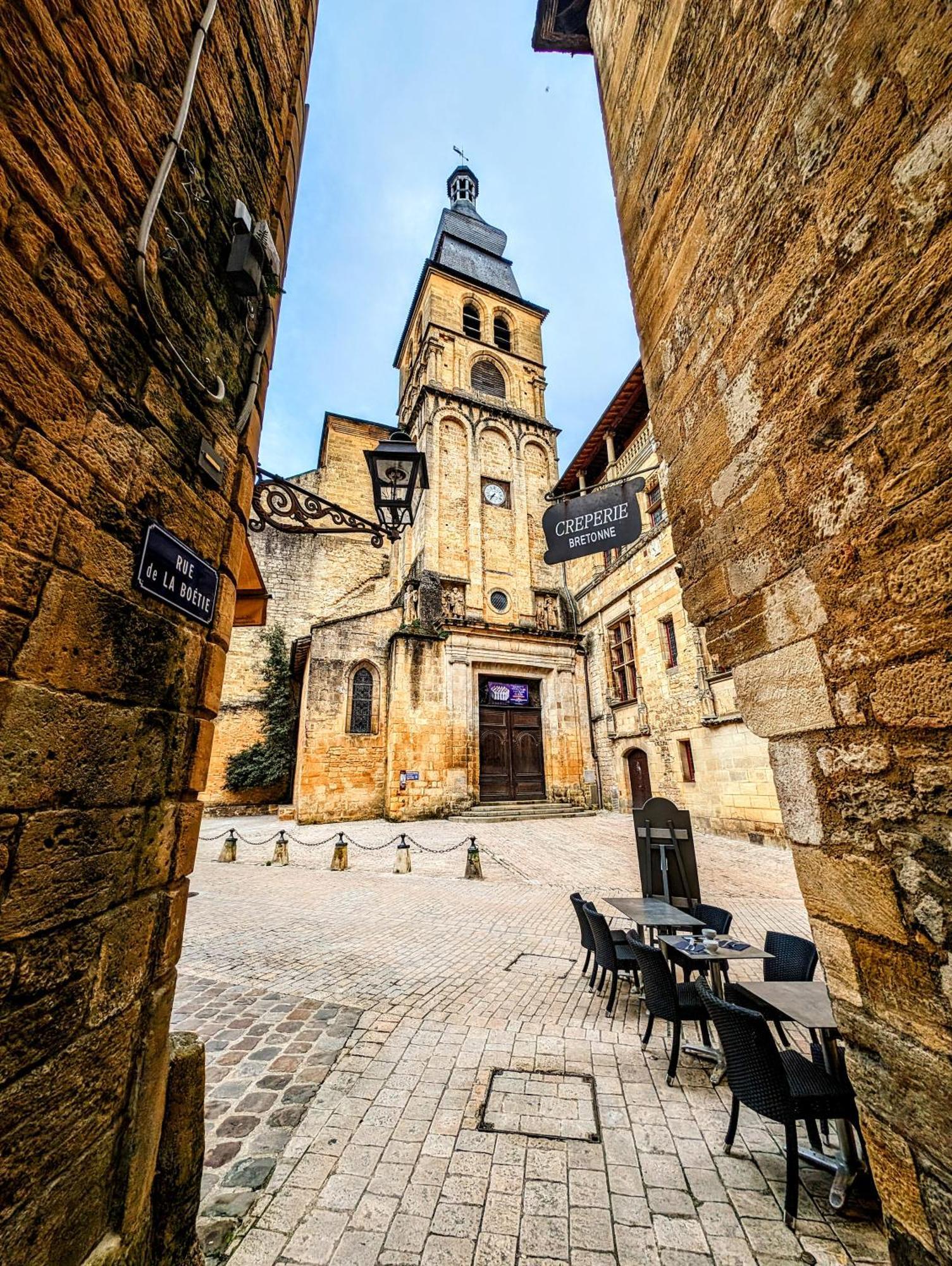 Centrally Located Sarlat Apartment With Medieval Town Views Buitenkant foto
